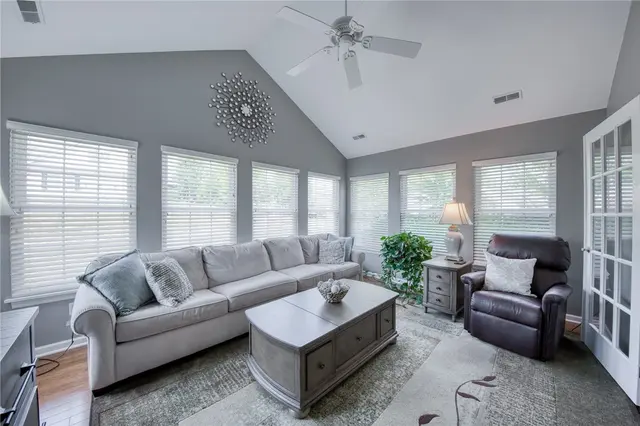 2113 Isleworth Ln gallery image 32