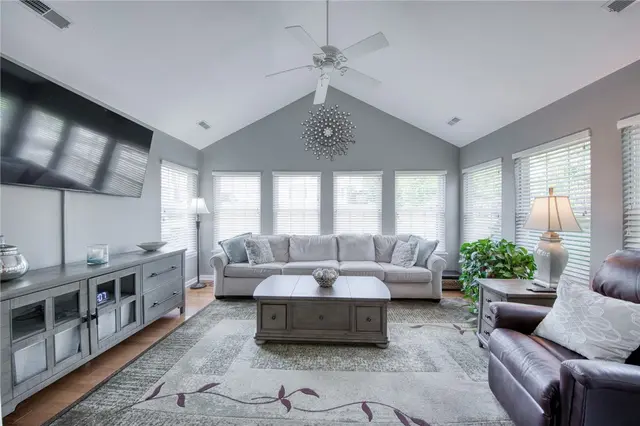 2113 Isleworth Ln gallery image 33
