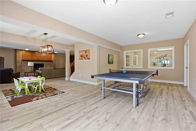 2114 N Villa Ct gallery image 5