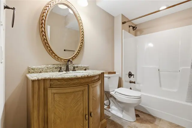 2114 N Villa Ct gallery image 9