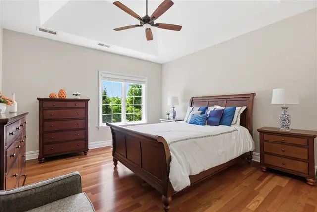 2114 N Villa Ct gallery image 11