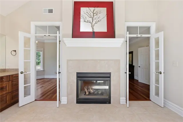2114 N Villa Ct gallery image 21