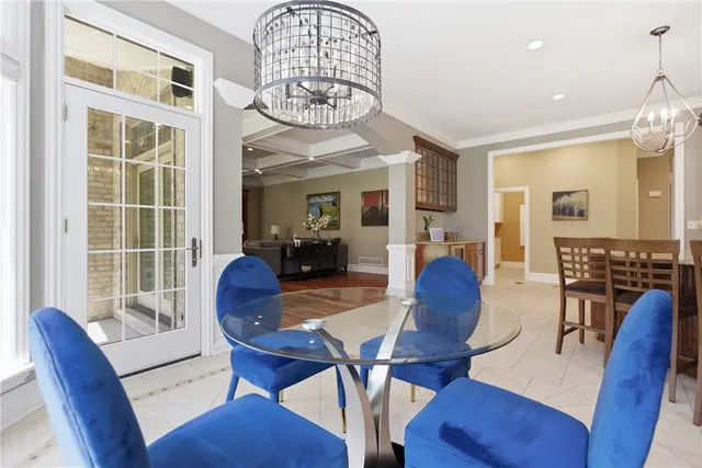 2114 N Villa Ct gallery image 32