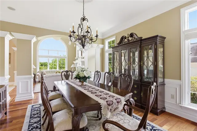 2114 N Villa Ct gallery image 42