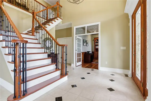 2114 N Villa Ct gallery image 46