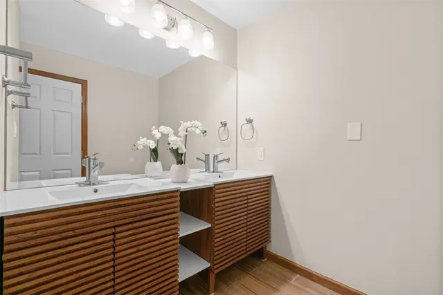 2117 Huntington Ct S gallery image 3