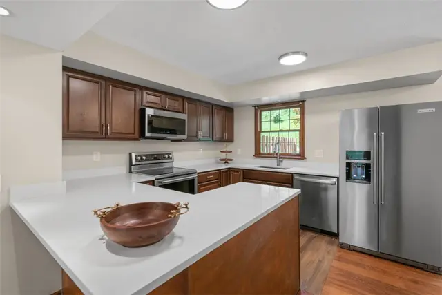 2117 Huntington Ct S gallery image 4