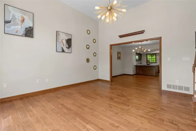 2117 Huntington Ct S gallery image 13