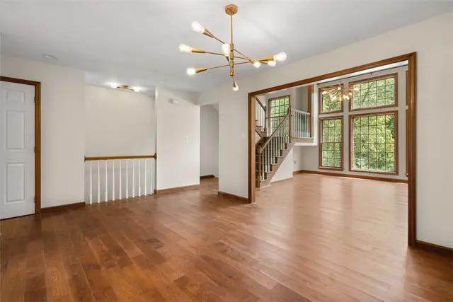 2117 Huntington Ct S gallery image 14