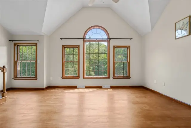 2117 Huntington Ct S gallery image 15
