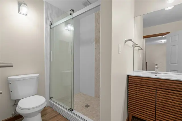 2117 Huntington Ct S gallery image 17