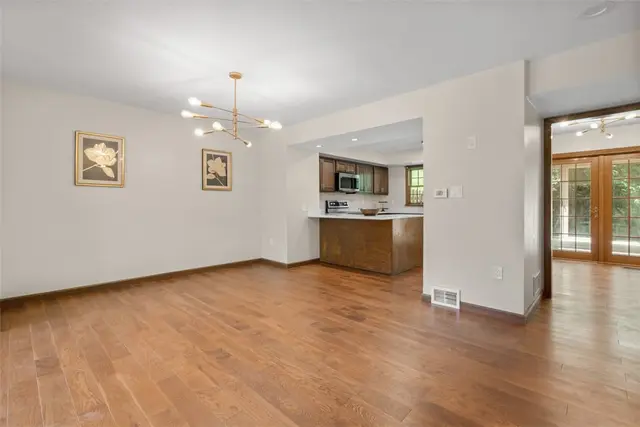 2117 Huntington Ct S gallery image 21