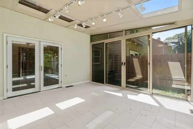 2117 Huntington Ct S gallery image 23