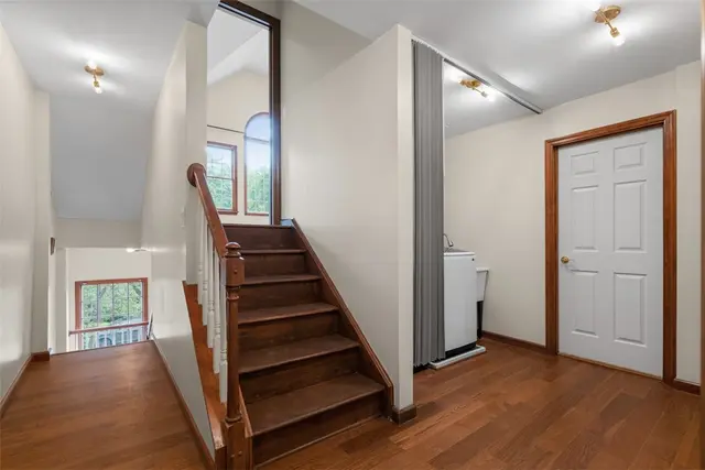 2117 Huntington Ct S gallery image 29