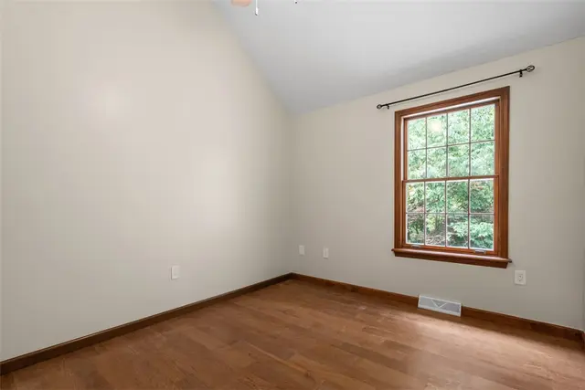 2117 Huntington Ct S gallery image 31