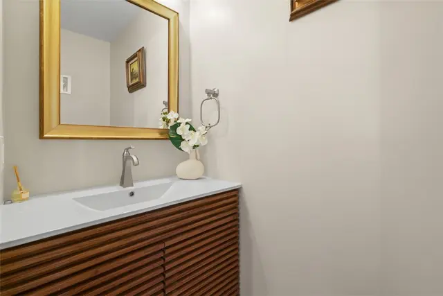 2117 Huntington Ct S gallery image 32