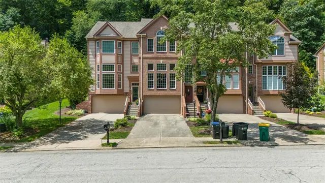 2117 Huntington Ct S