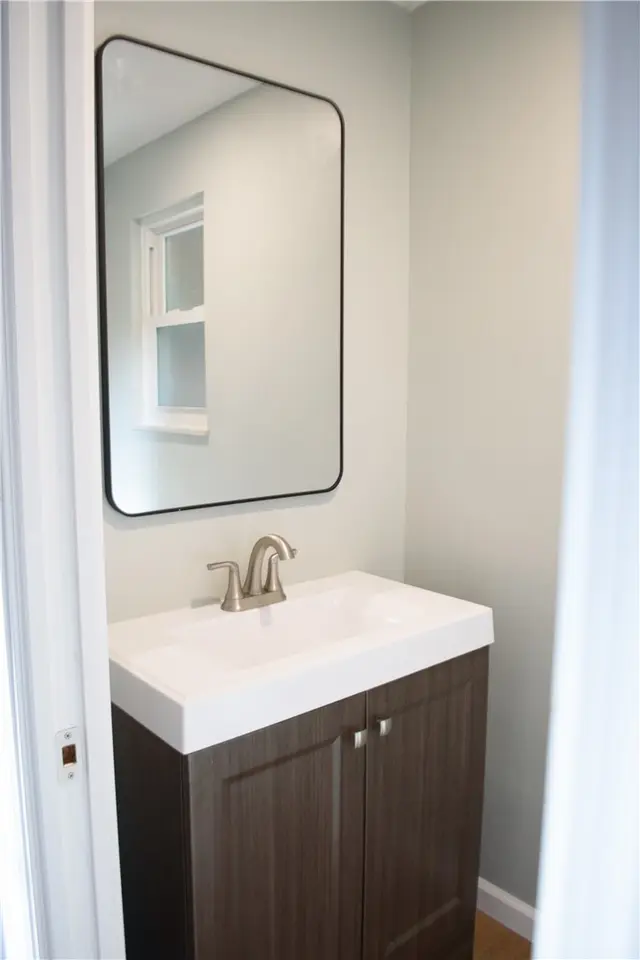2118 Coventry Dr gallery image 10