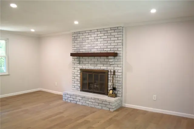 2118 Coventry Dr gallery image 16