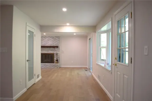 2118 Coventry Dr gallery image 29