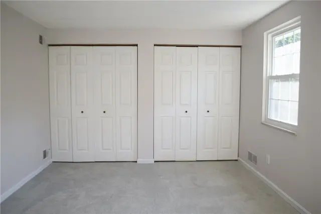 2118 Coventry Dr gallery image 32