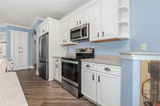 212 Adams Pointe Blvd 7 gallery image 7