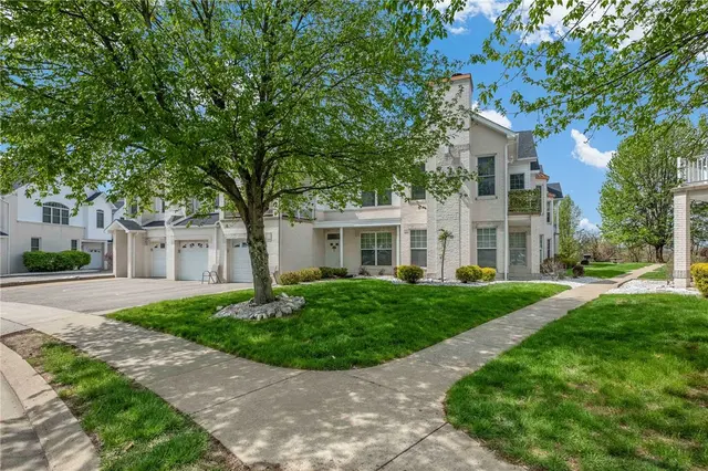 212 Adams Pointe Blvd 7 gallery image 8