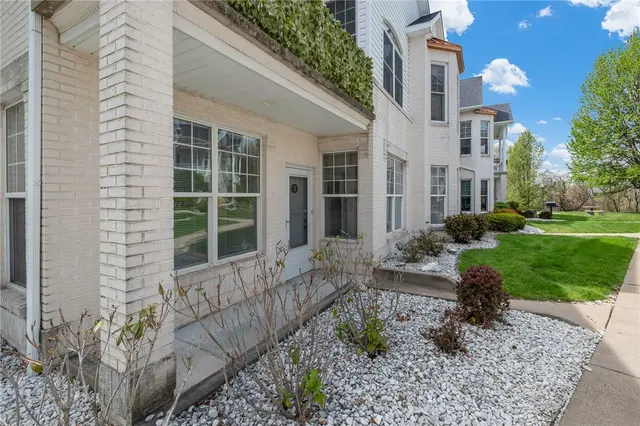 212 Adams Pointe Blvd 7 gallery image 9