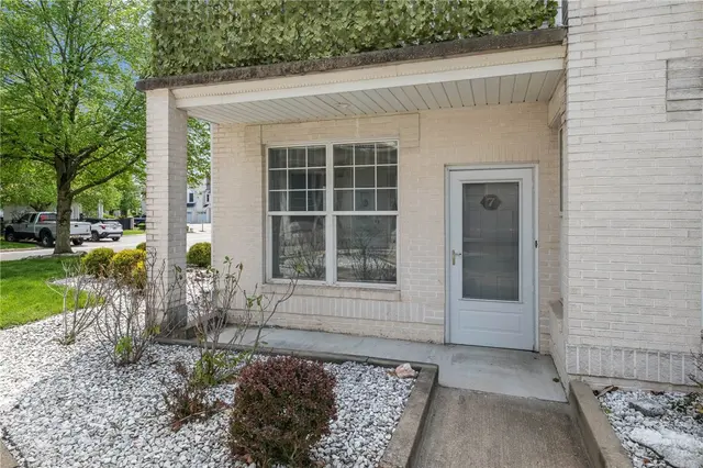 212 Adams Pointe Blvd 7 gallery image 31