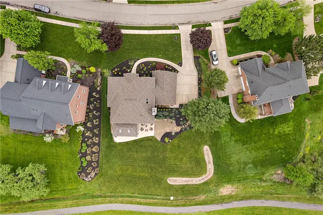212 Chesapeake Drive gallery image 4