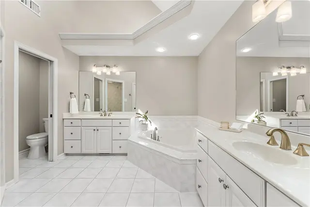 212 Chesapeake Drive gallery image 5