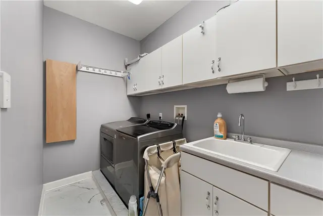 212 Chesapeake Drive gallery image 8
