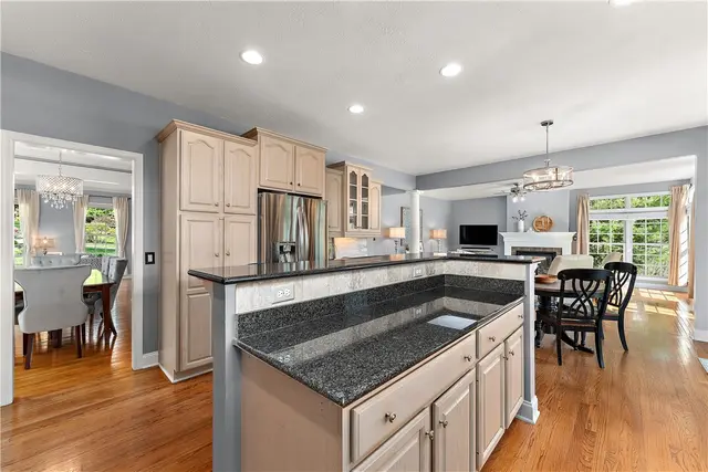 212 Chesapeake Drive gallery image 13