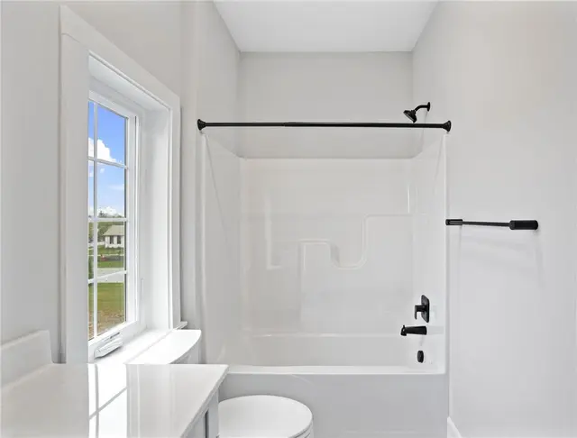 212 Oliver Way gallery image 18