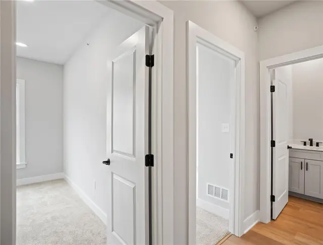 212 Oliver Way gallery image 21