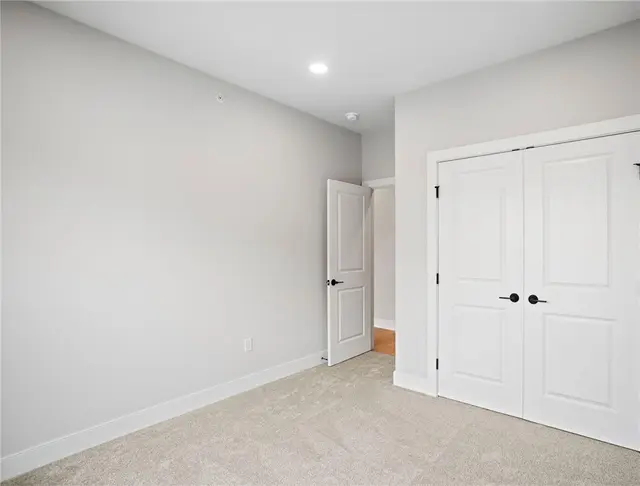 212 Oliver Way gallery image 39