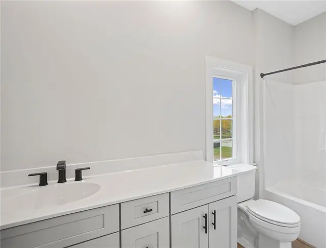 212 Oliver Way gallery image 44