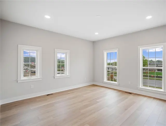 212 Oliver Way gallery image 46