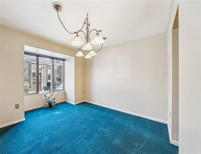 212 Pine Court gallery image 7