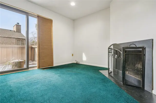 212 Pine Court gallery image 11
