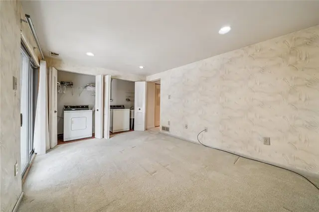 212 Pine Court gallery image 19