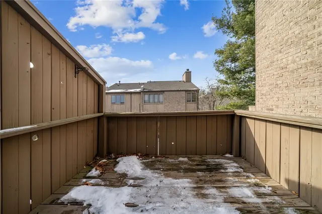 212 Pine Court gallery image 20