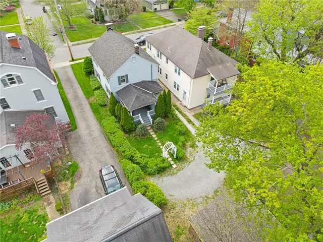 212 Pine Road gallery image 12