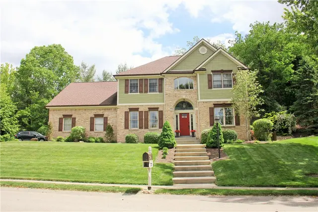 212 Scotch Pine Ct gallery image 3