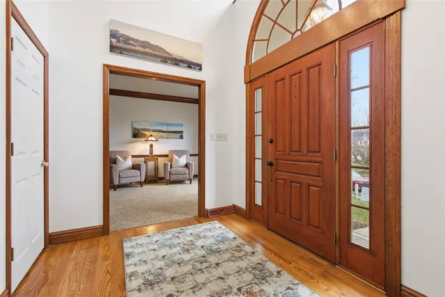 212 Scotch Pine Ct gallery image 5