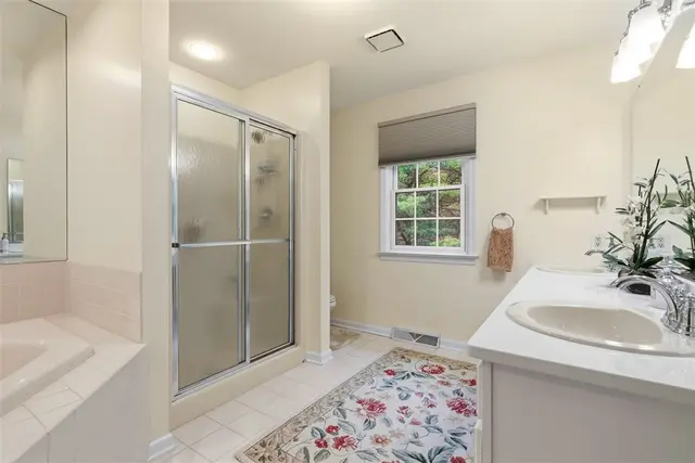 212 Scotch Pine Ct gallery image 12