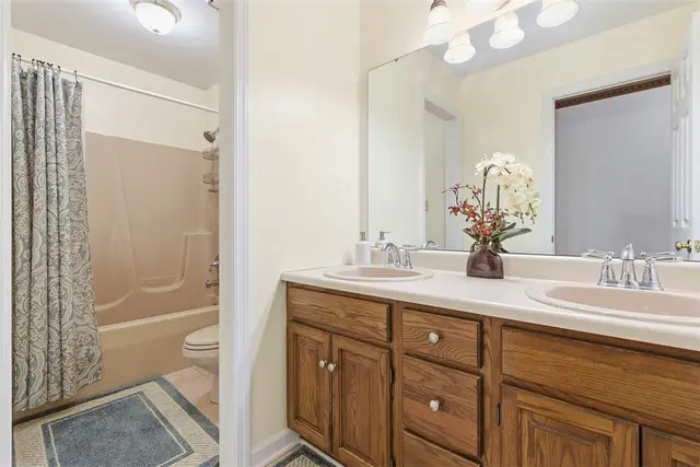 212 Scotch Pine Ct gallery image 13