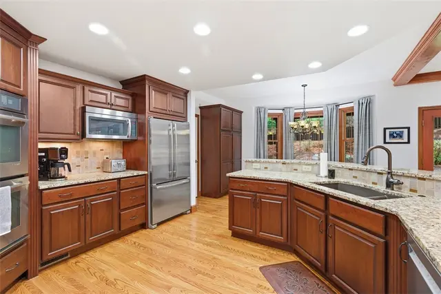 212 Scotch Pine Ct gallery image 14