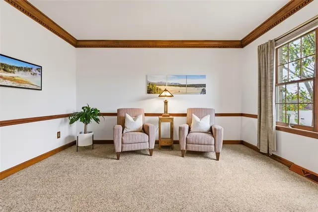 212 Scotch Pine Ct gallery image 20