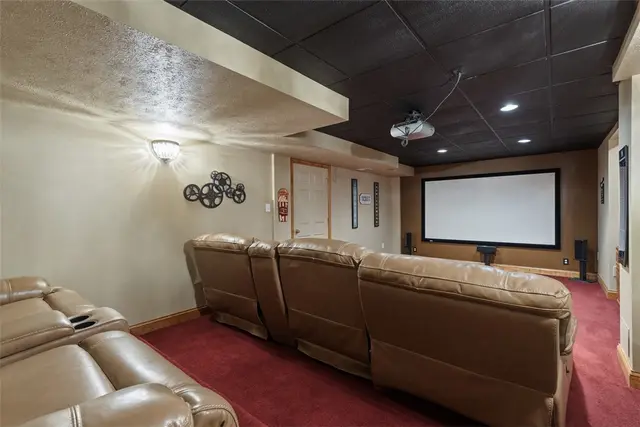 212 Scotch Pine Ct gallery image 28